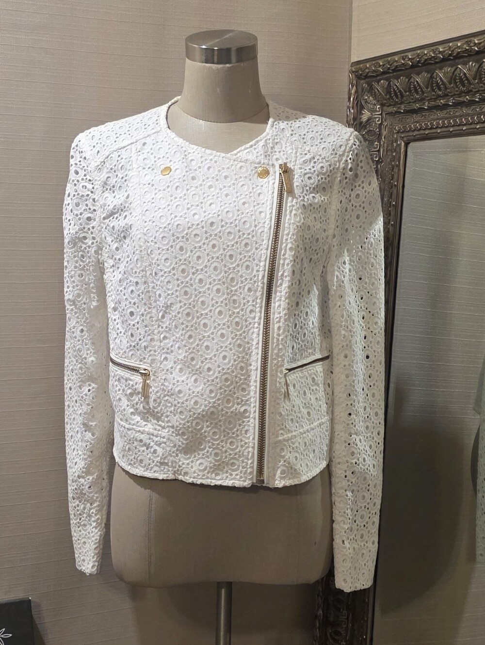 Michael Kors White Eyelet Moto-Style Cropped Zip Jacket w/ Gold Hardware.  Sz 6